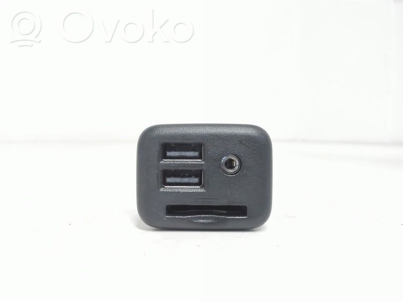 Enchufe conector USB   13526854,35169879,13526854