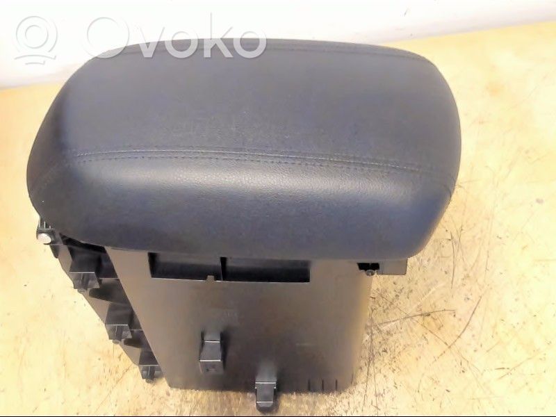 KIA Sportage Reposabrazos 