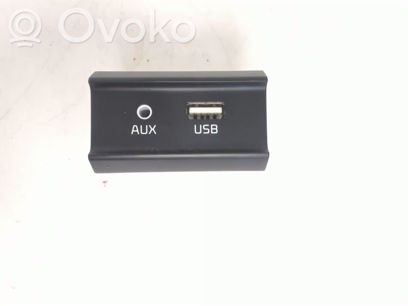 KIA Stonic USB socket connector 
