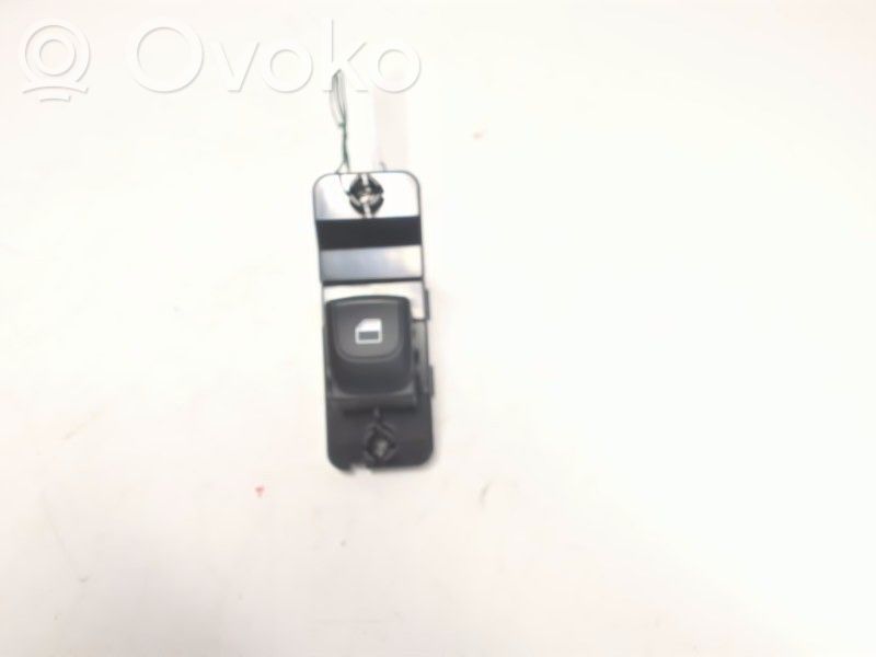 KIA Stonic Electric window control switch 