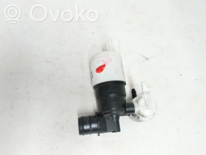Volvo V60 Windscreen/windshield washer pump 