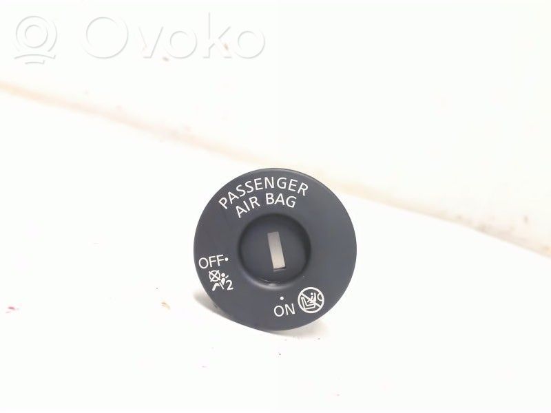 Nissan Qashqai Comutator pornit/oprit airbag pasager 
