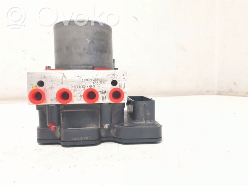 Mazda CX-3 ABS bloks 