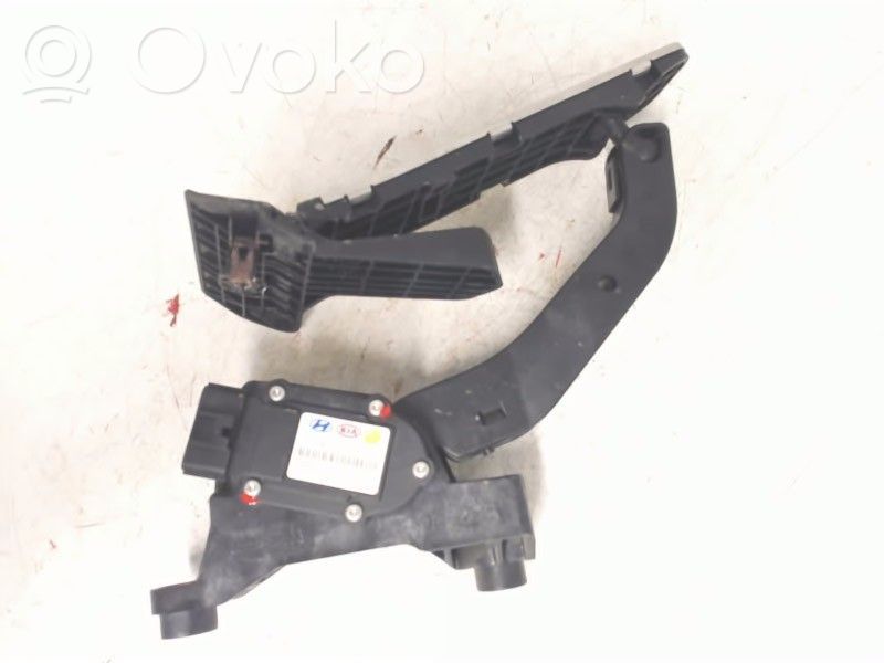 Gaspedal   327002T310