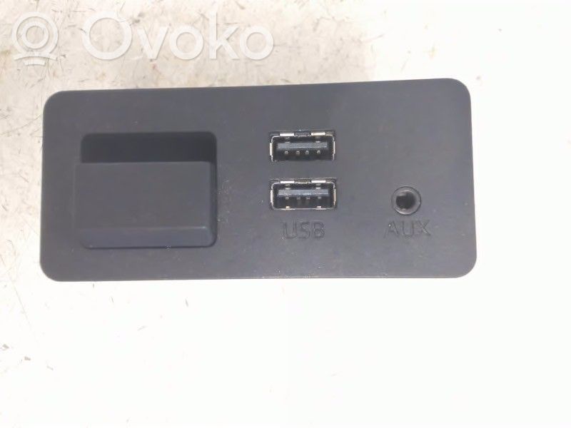 Mazda CX-3 USB socket connector 