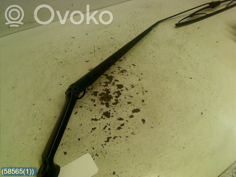 Toyota Avensis Verso Front wiper blade arm 