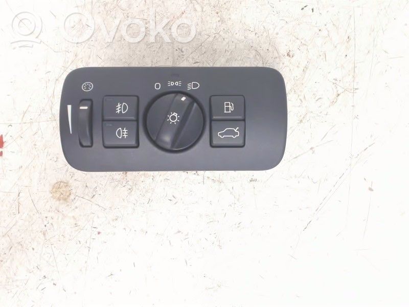 Light switch   31443850,4066322,30739414