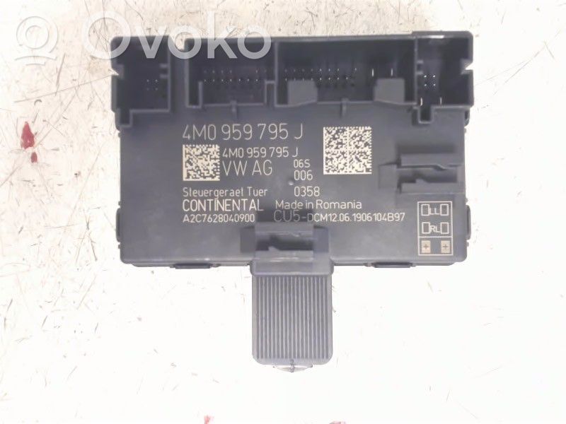 Durvju vadības bloks   A2C7628040900,4M0959795J