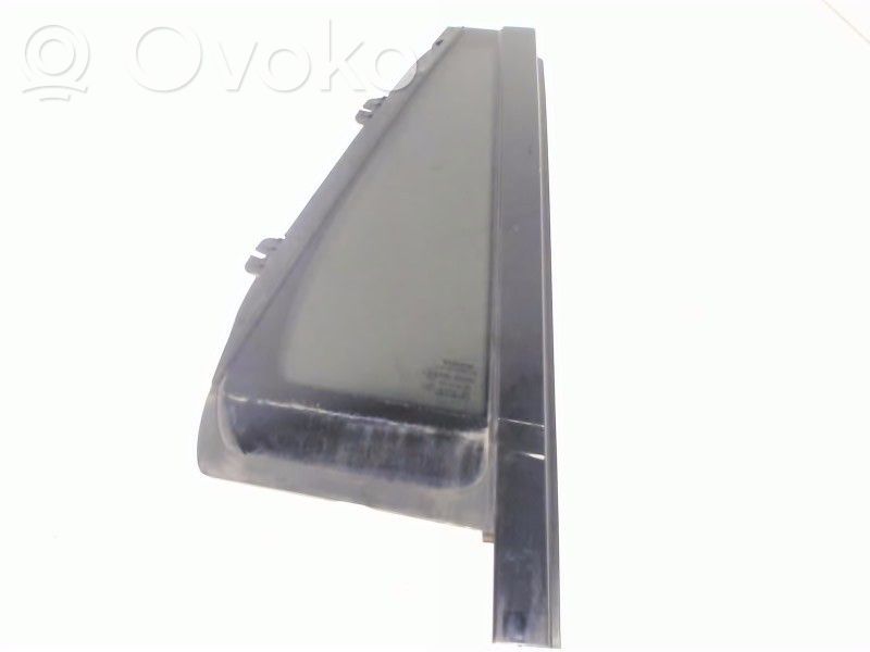 Ventanilla de ventilación de la puerta trasera   31651874,31352995