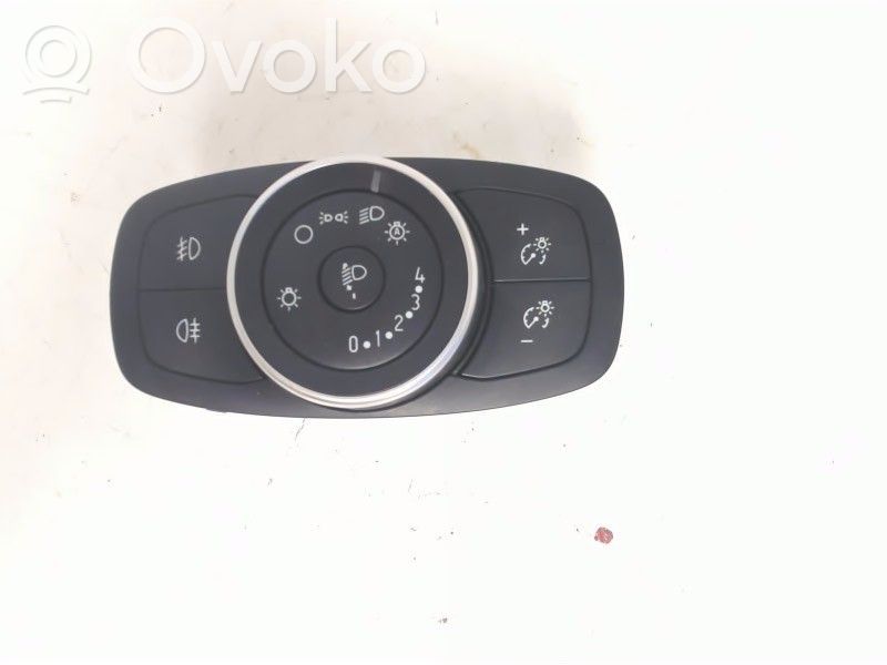 Lukturu slēdzis   2431572,10345691,JX7T13D061EC