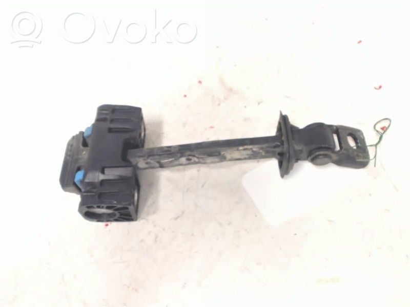 Volkswagen Amarok Etuoven pidätin 