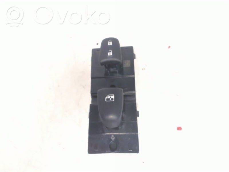 Nissan Qashqai Przyciski szyb 