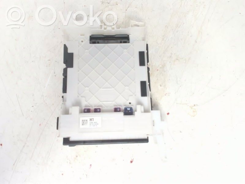 Toyota Yaris XP210 Sulakemoduuli 