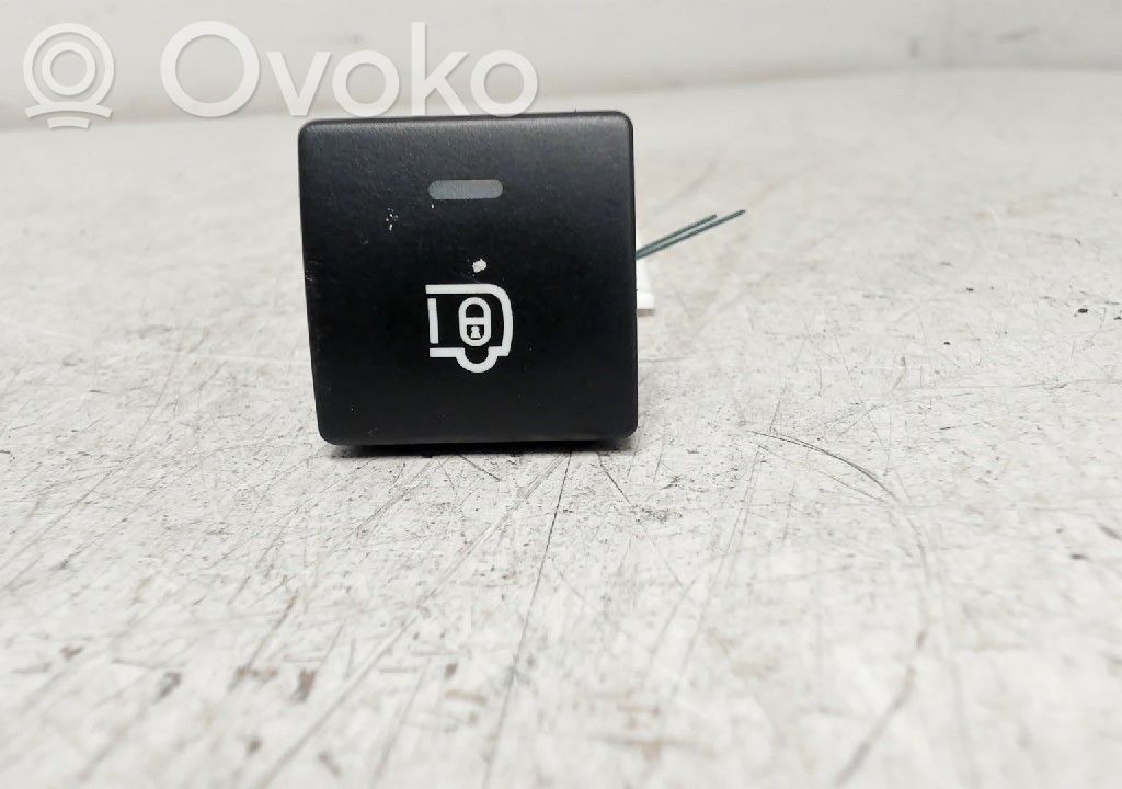 Peugeot Partner Central locking switch button 