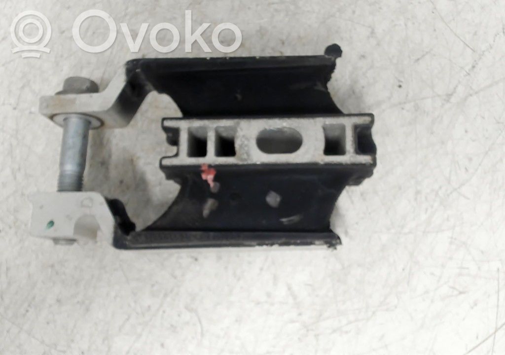 Volvo V90 Cross Country Engine mounting bracket 