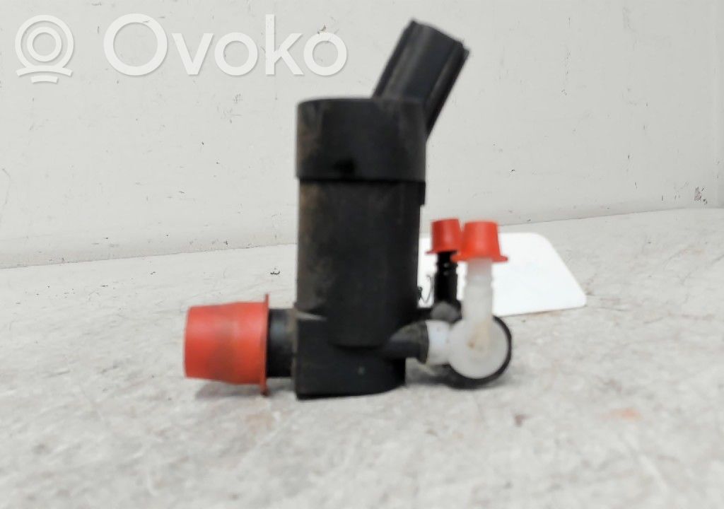 Windscreen/windshield washer pump   31349228