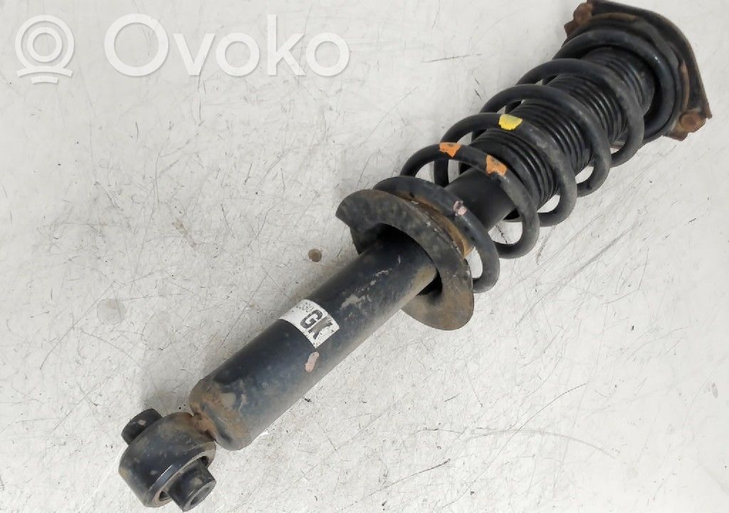 Subaru Outback (BS) Aizmugurē amortizators 