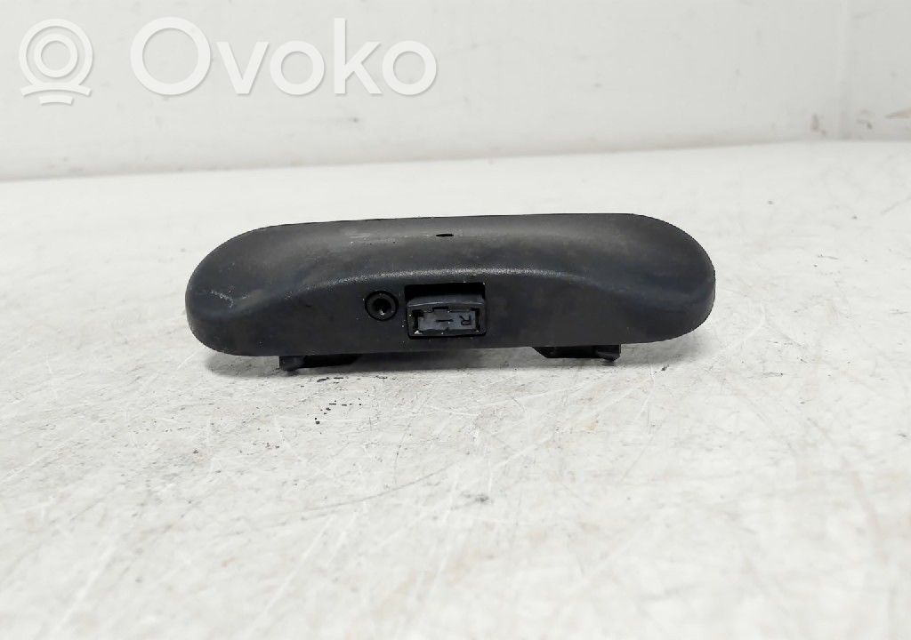 Audi A4 S4 B9 8W Windshield washer spray nozzle 
