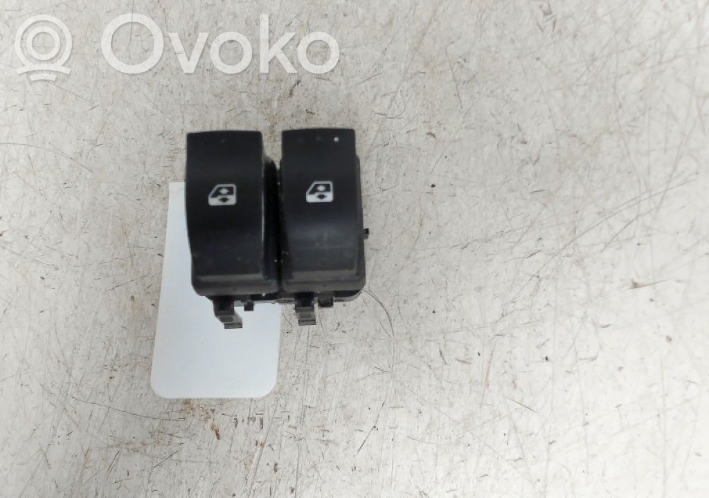 Opel Vivaro Electric window control switch 