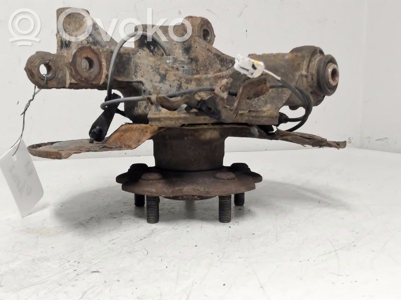 Toyota Avensis T270 Mozzo ruota anteriore