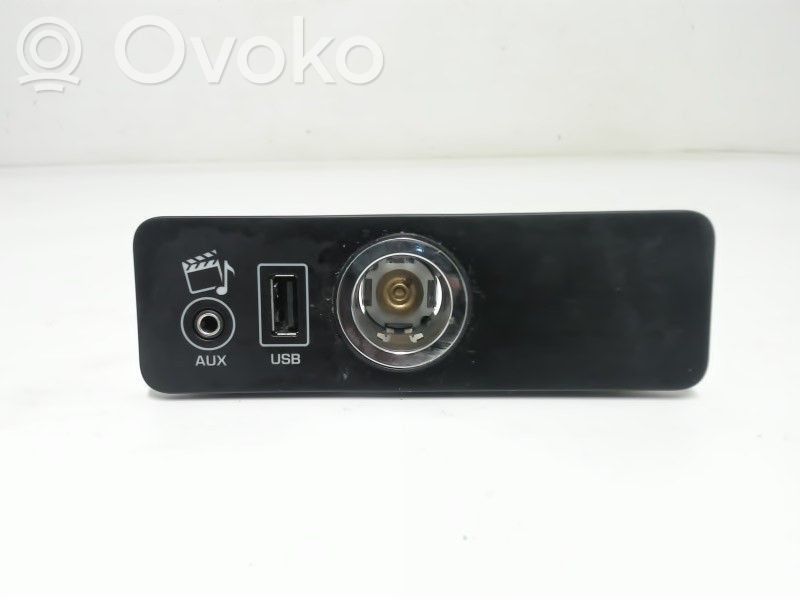 Land Rover Range Rover Sport L494 Priză USB 