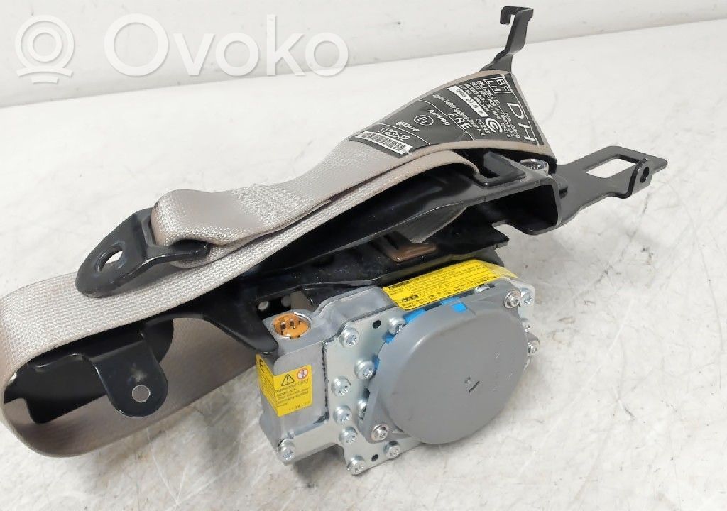 Subaru Outback (BS) Cinturón trasero 