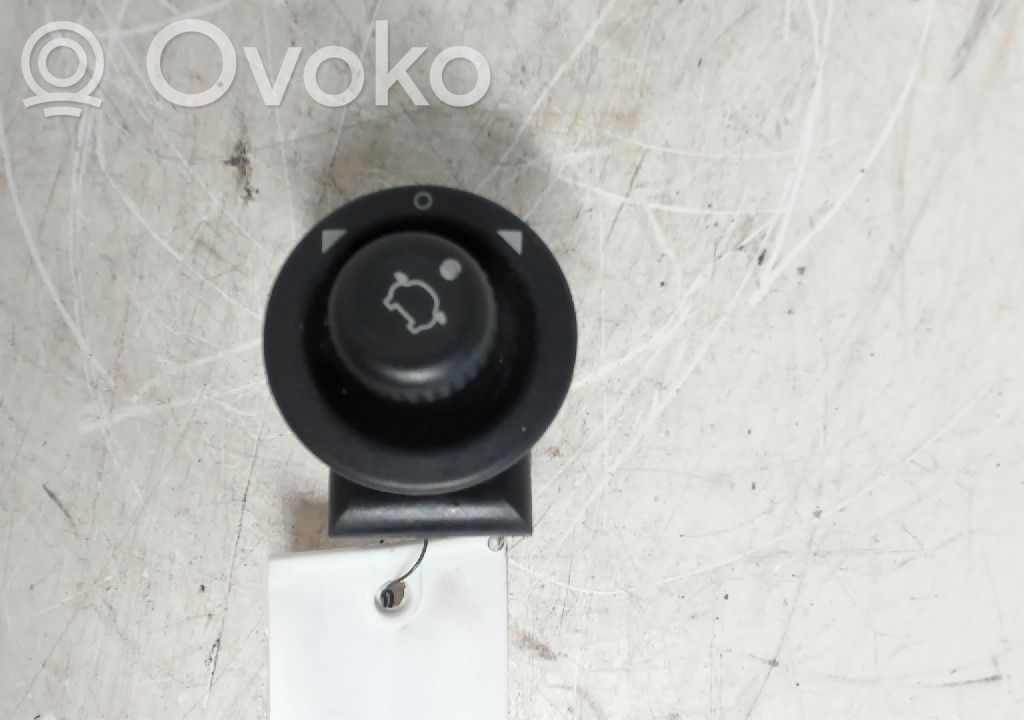 Sivupeilin kytkin   1782898,CA6T17B676AA
