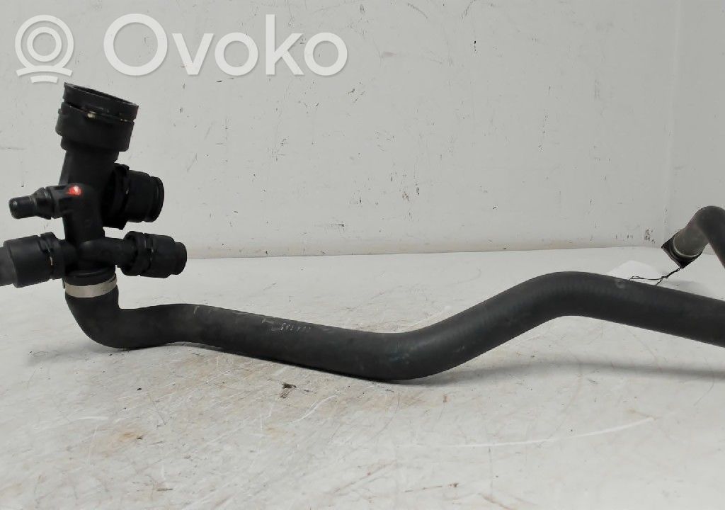 BMW 5 F10 F11 Tubo flessibile del liquido di raffreddamento del motore