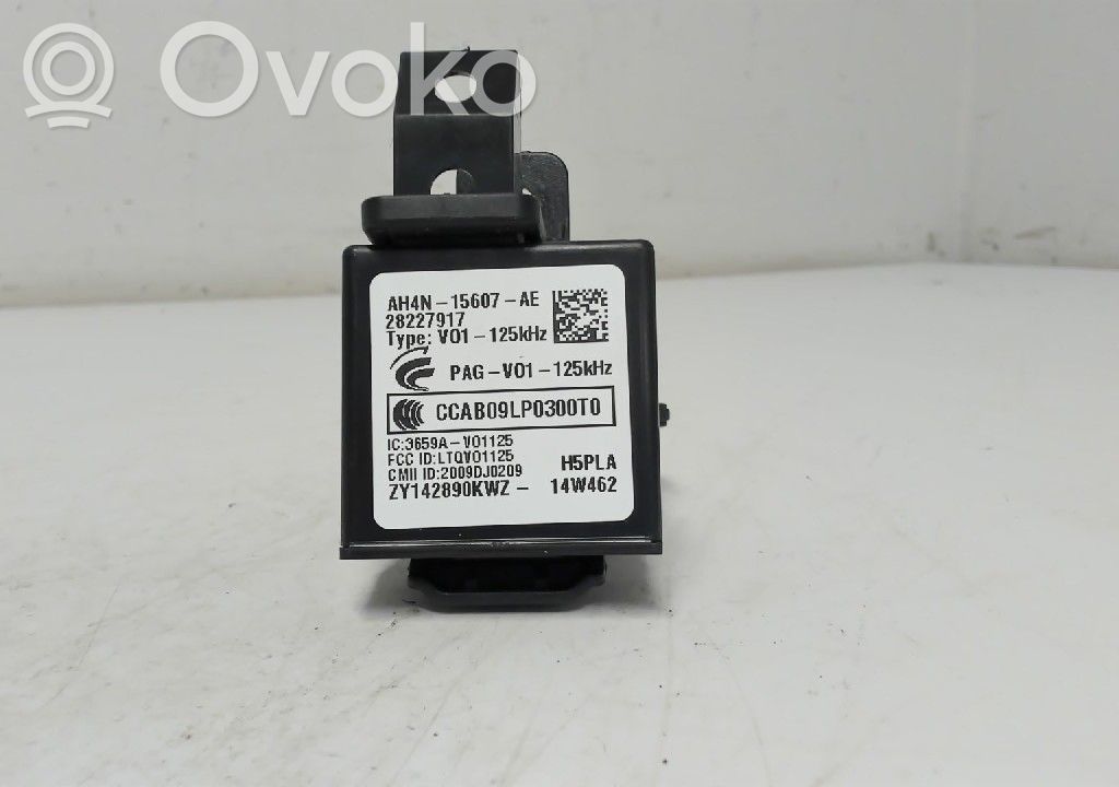 Antenna autoradio   31252151,28227917,AH4N15607AE