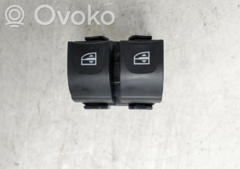 Dacia Sandero Electric window control switch 