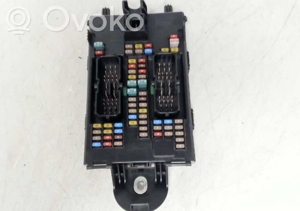 Volvo XC90 Fuse module 