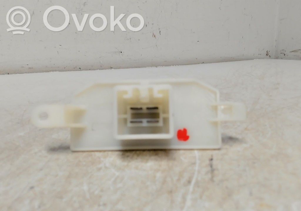 Lämpöpuhaltimen moottorin vastus   2611450