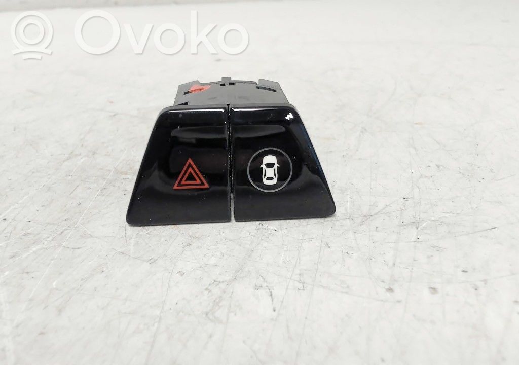 BMW 5 G30 G31 G38 Przycisk świateł awaryjnych 