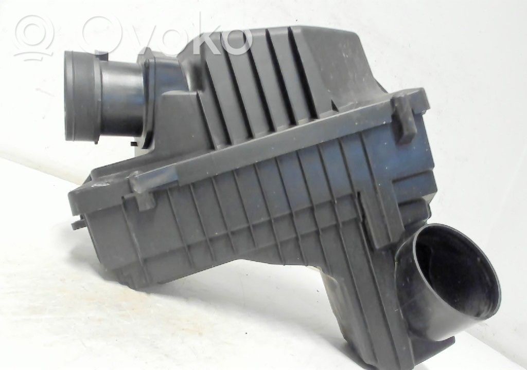 Peugeot 508 Air filter box 