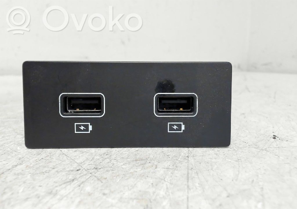 USB socket connector   33352432,280230033R