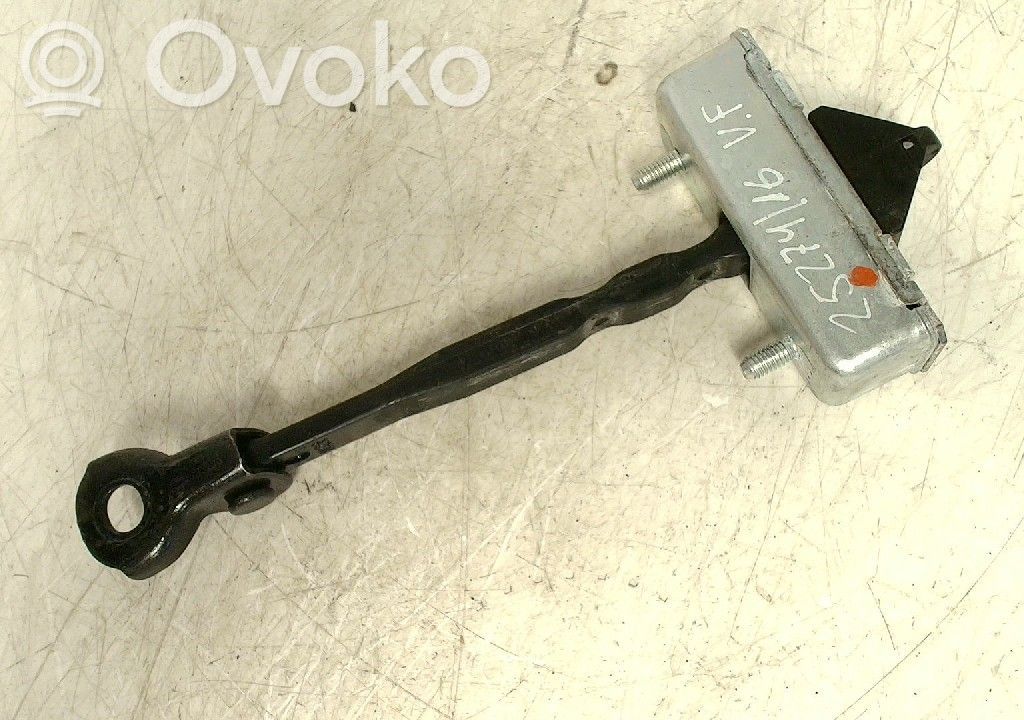 Mazda CX-5 Etuoven pidätin 