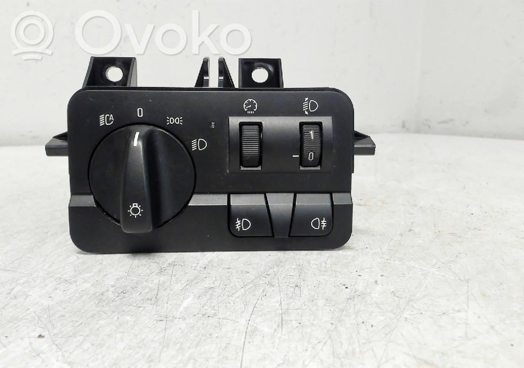 Light switch   61319133016,532228431,6936821
