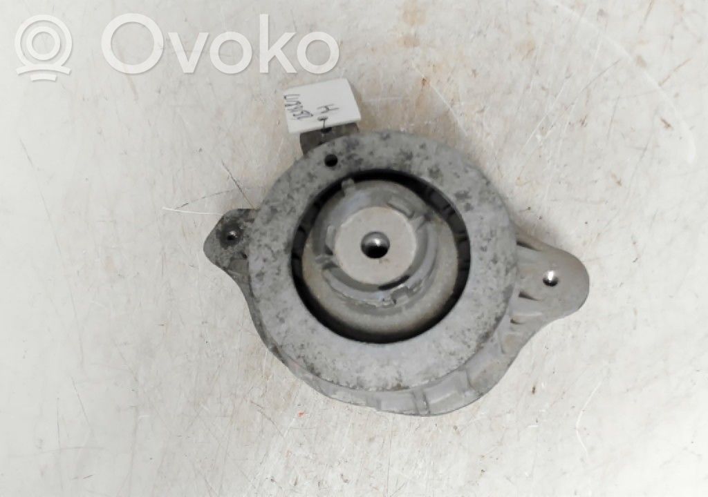 Mercedes-Benz E W213 Engine mount bracket