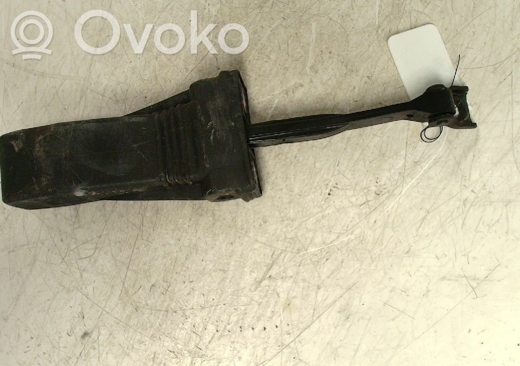 Audi Q5 SQ5 FY Takaoven pidätin