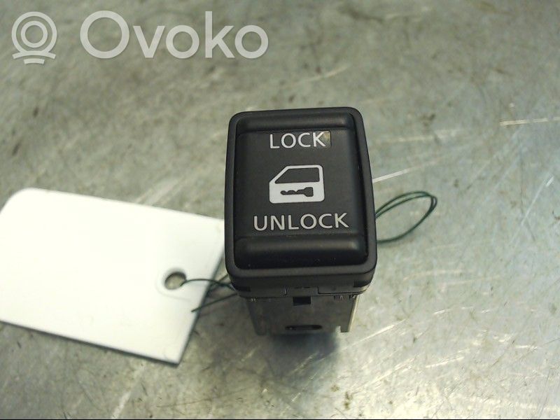 Nissan NP300 Central locking switch button 
