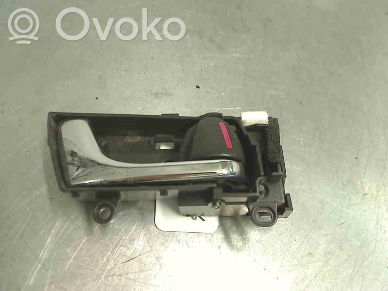 Subaru Outback Manecilla interna puerta delantera 