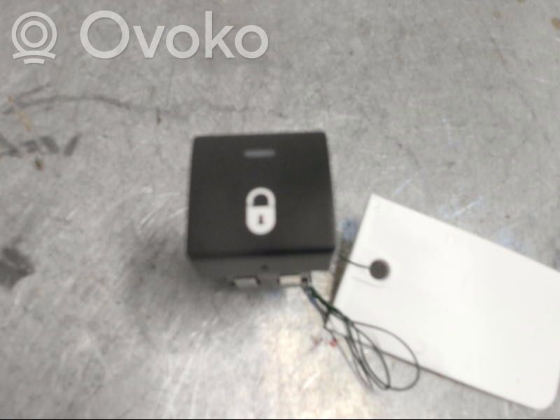 Peugeot Partner Central locking switch button 