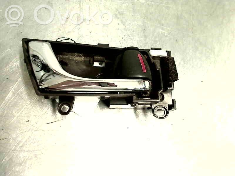 Subaru Outback Manecilla interna puerta delantera 