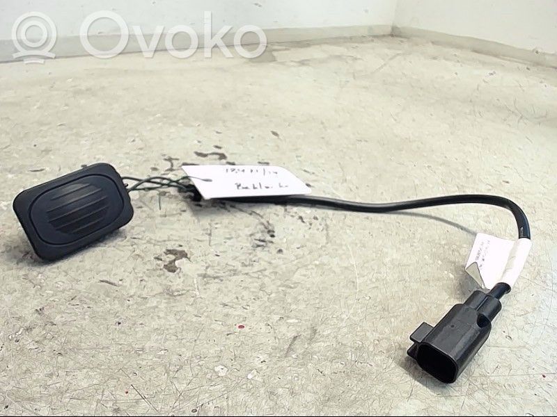 Fiat Freemont Tailgate/boot open switch button 