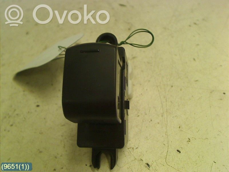 Electric window control switch   1725ZNILES