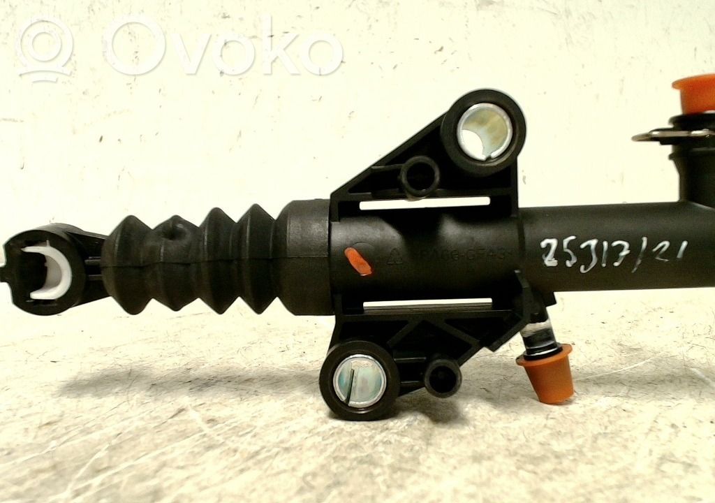 Cilindro maestro de embrague   MC250523797,306100530R