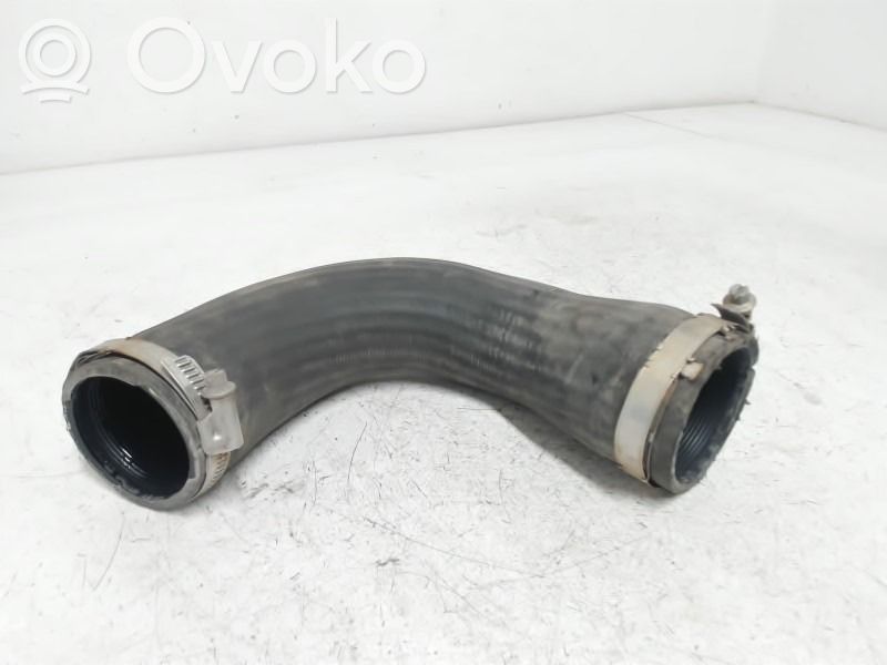 Volkswagen PASSAT B7 Tubo flessibile intercooler 