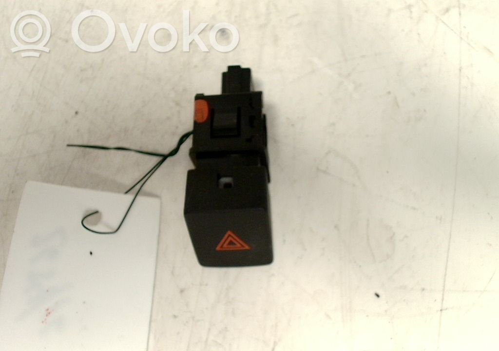 Nissan Qashqai Comutator lumini pericol 