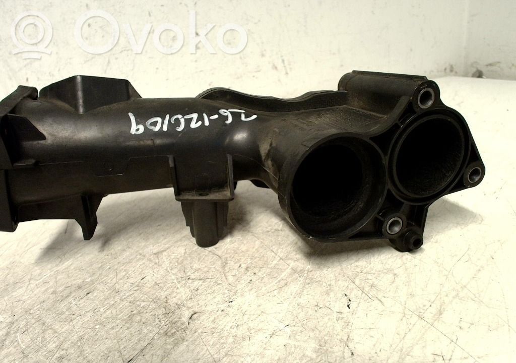 Mercedes-Benz C W204 Furtun/conductă intercooler 