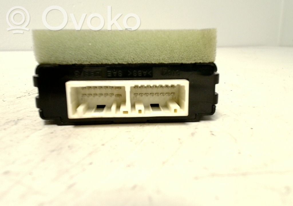 Moduł / Przekaźnik podgrzewania foteli   623628000,86131AL010